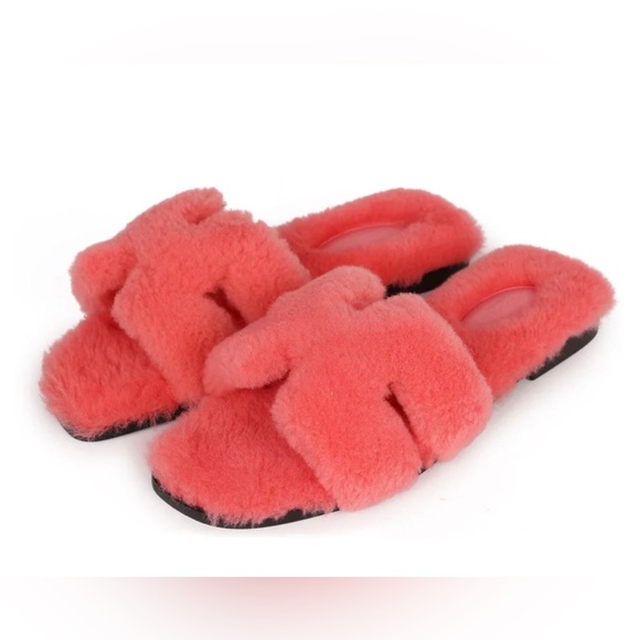 Hermes Pink Shearling Oran Sandal Size 38
